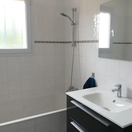 Maison Au Calme Climatisee Avec Jardin A - Provence * Динь-ле-Бен